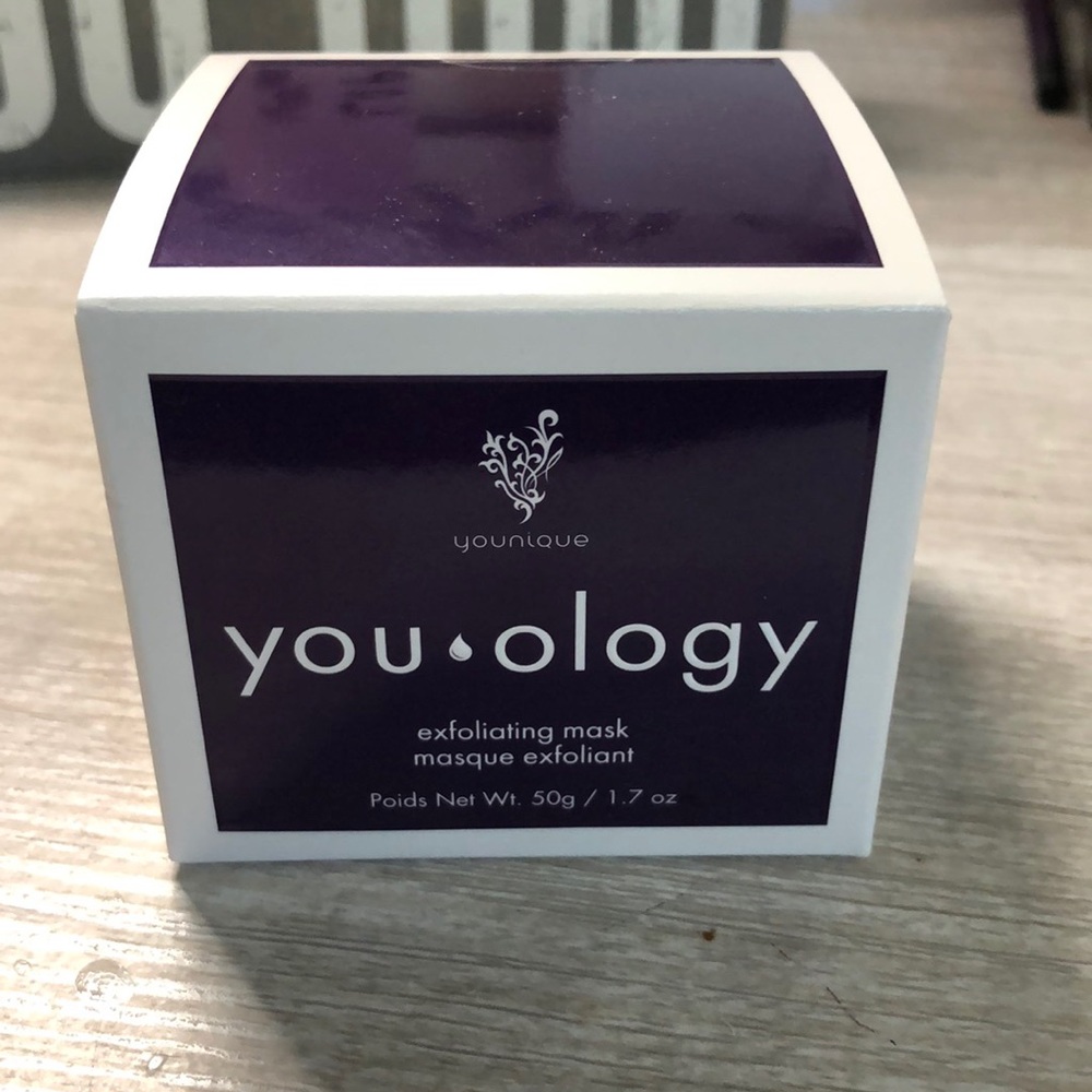 Younique exfoliating mask